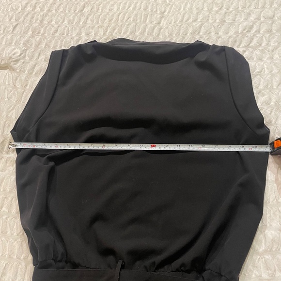 🌟 Forever 21 Black Cap Sleeve Jumpsuit w/ Tie Belt | Size Large - Picture 10 of 11